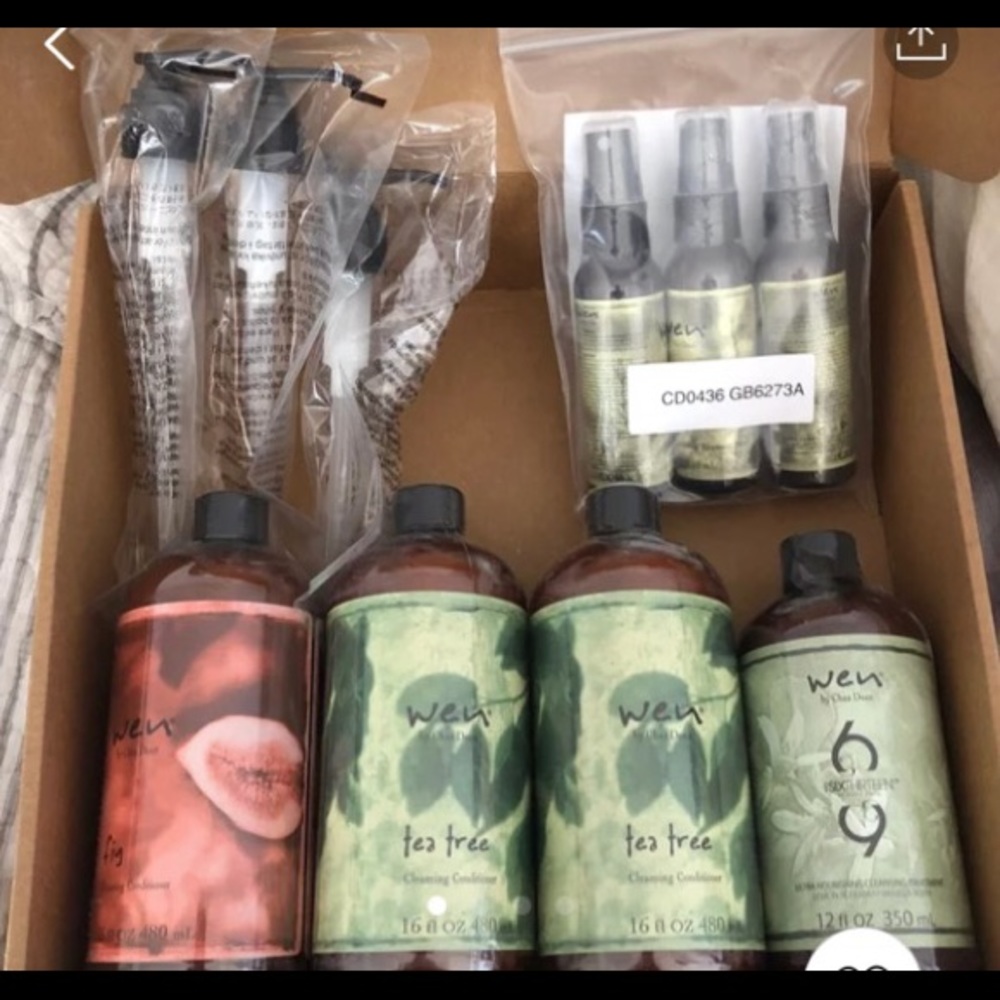Wen Cleansing Conditioner.  Sold on MER